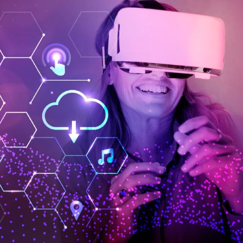 women-enjoying-vr
