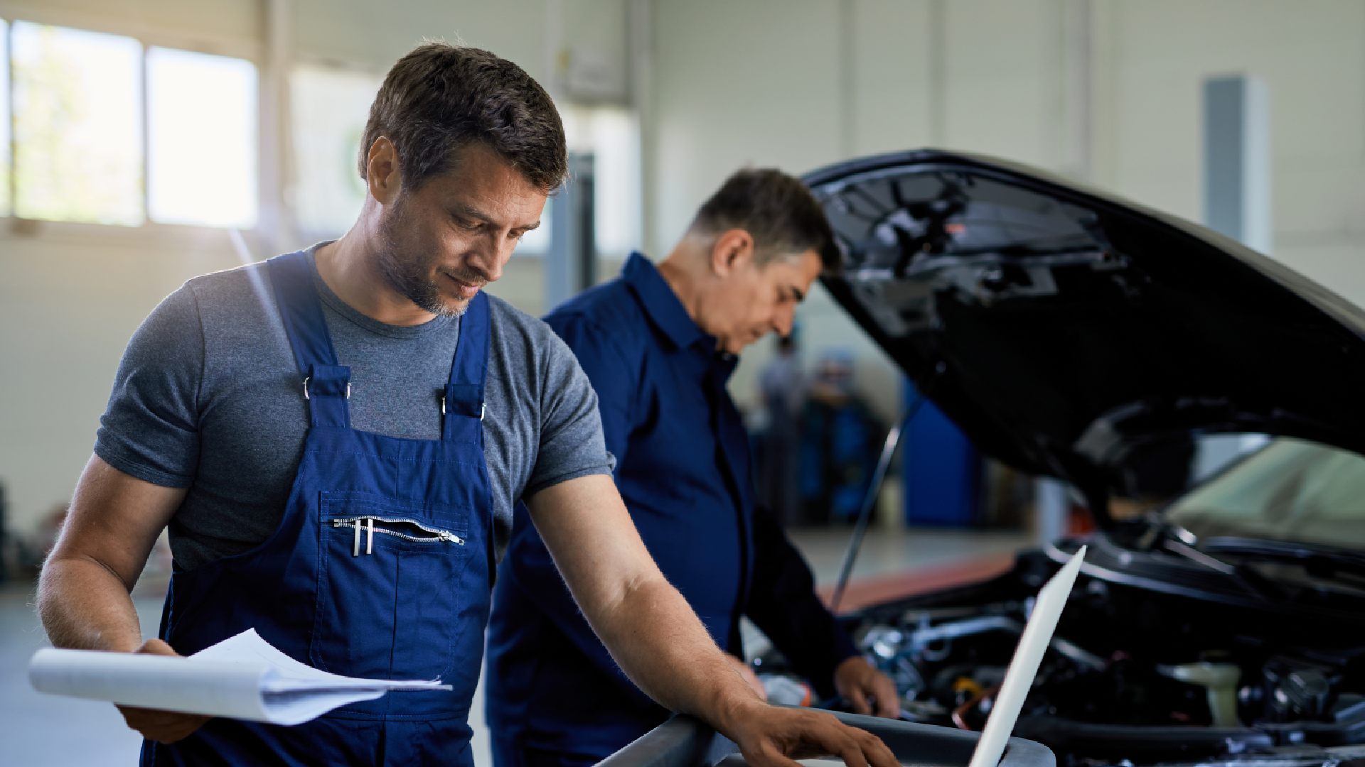 mid-adult-mechanic